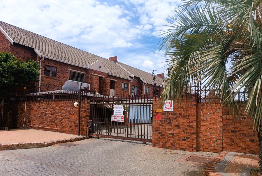 2 Bedroom Property for Sale in Langenhovenpark Free State